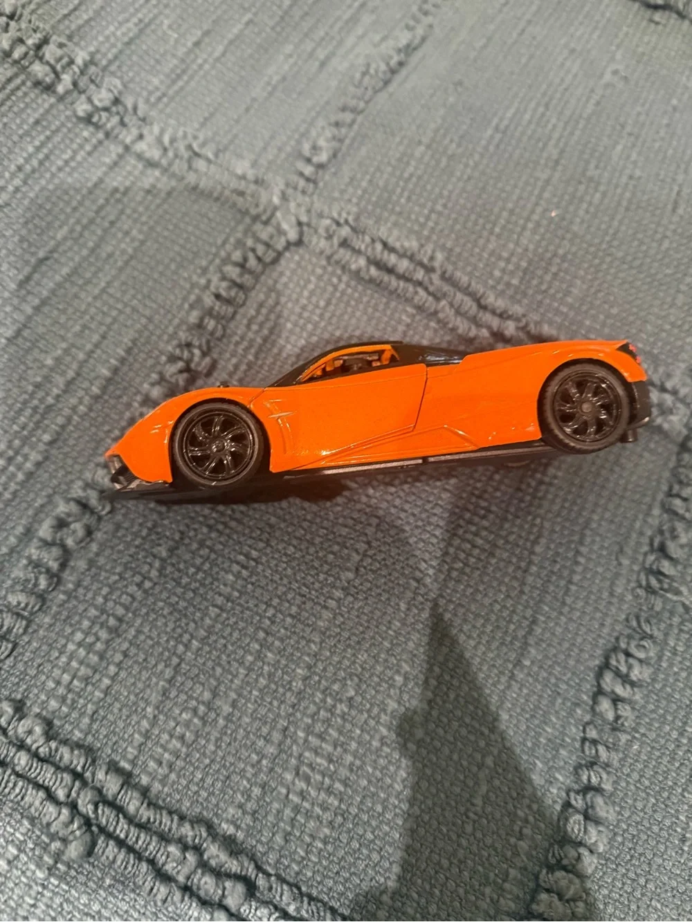 24 scale orange Pagani Huayra Roadster